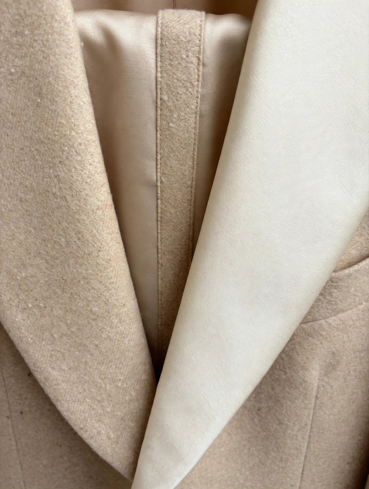 Sartorio beige tuxedo jacket, ivory silk lapel detail