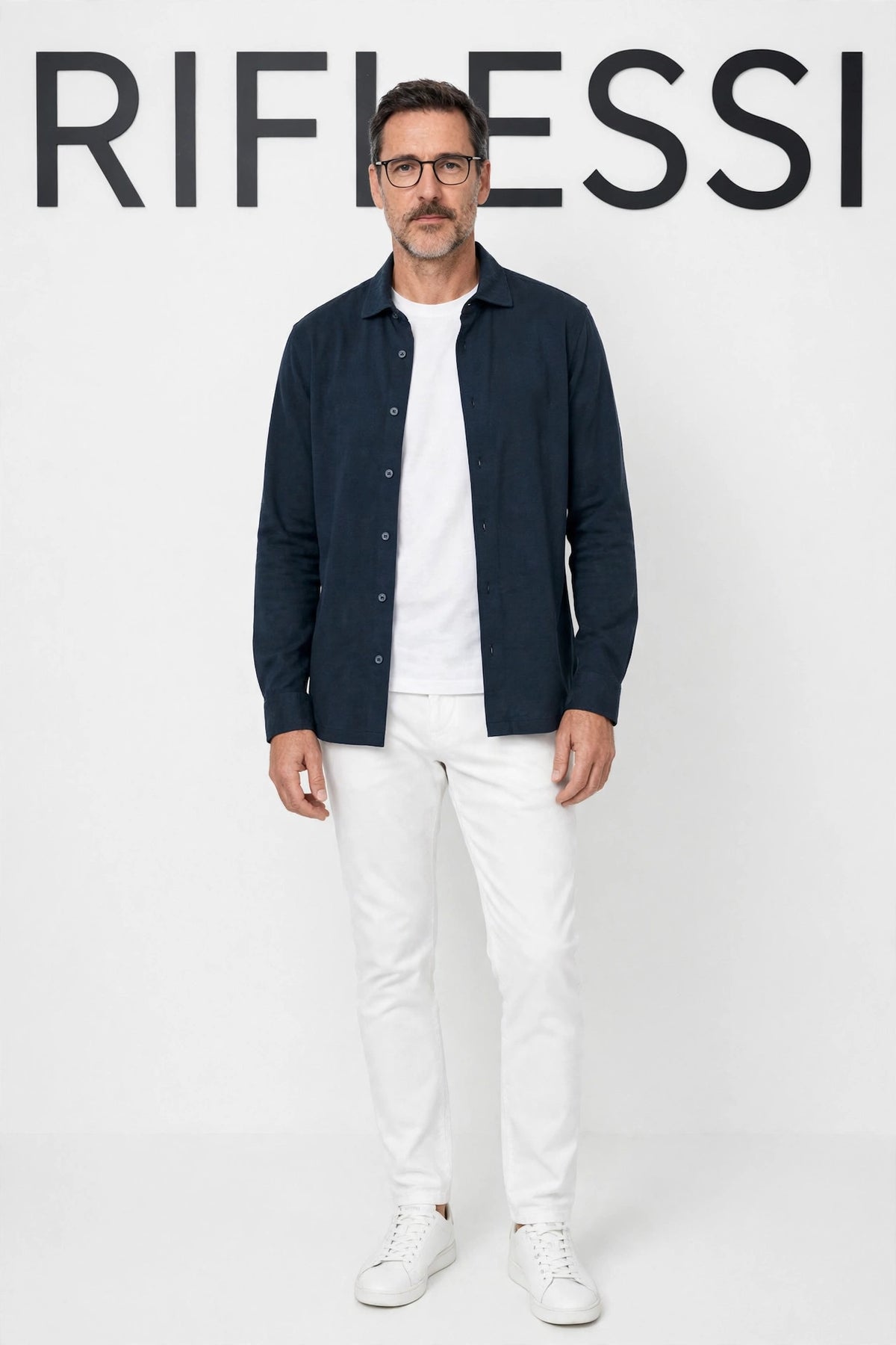 Kired CAPRI polo midnight blue on model, front